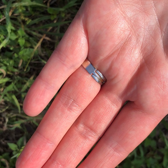 Gold + black triangular patterned modern ring - Picture 8 of 8